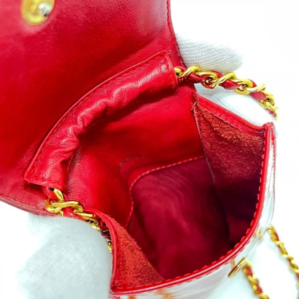 CHANEL Chain Pochette Pouch Shoulder Bag Patent Leather Red x GoldHardware - Picture 12 of 13